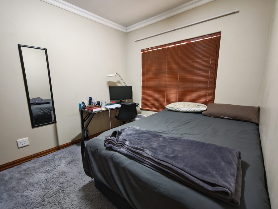 2 Bedroom Property for Sale in Kannoniers Park North West